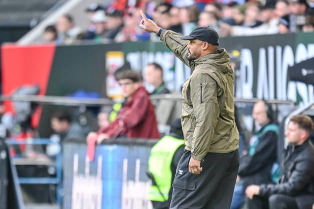 Trainer Vincent Kompany (FC Bayern Muenchen) gestikuliert, gestik waehrend des spiels der 1. Bundesliga zwischen FC Augsburg und FC Bayern Muenchen, WWK Arena am 10. October 2026 in Augsburg, Deutschland. (Foto von Harry Langer DeFodi Images) +++ Trainer Vincent Kompany (FC Bayern Muenchen) gestures during the Bundesliga match between FC Augsburg and FC Bayern Muenchen at WWK Arena on October 10, 2026 in Augsburg, Germany. (Photo by Harry Langer DeFodi Images) DFB DFL REGULATIONS PROHIBIT ANY USE OF PHOTOGRAPHS AS IMAGE SEQUENCES AND OR QUASI-VIDEO. (Photo by Harry Langer DeFodi Images) DFB DFL REGULATIONS PROHIBIT ANY USE OF PHOTOGRAPHS AS IMAGE SEQUENCES AND OR QUASI-VIDEO. -