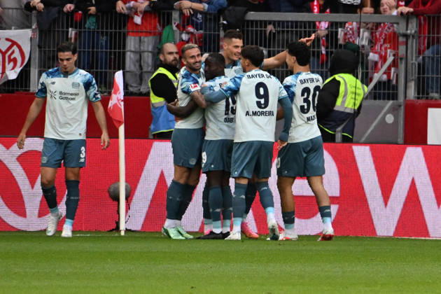 10.10.2026, xsltx, Fussball 1.Bundesliga, FSV Mainz 05 - Bayer 04 Leverkusen v.l. Torjubel nach dem Tor zum celebrating the goal celebrate 0:2 durch Patrik Schick (Bayer 04 Leverkusen) (DFL DFB REGULATIONS PROHIBIT ANY USE OF PHOTOGRAPHS as IMAGE SEQUENCES and or QUASI-VIDEO) Mainz