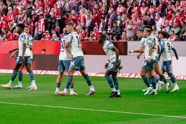 Deutschland: Fussball Saison 2026 2027 , 1. Bundesliga , 5. Spieltag , 1. FSV Mainz 05 vs. Bayer 04 Leverkusen - MEWA-Arena (Mainz) : Leverkusener Spieler jubeln zum 0:1 Führungstreffer, Tor, Torjubel, Jubel, Freude, Emotionen Mainz MEWA-Arena Deutschland Germany Copyright: xBennetxLongx
