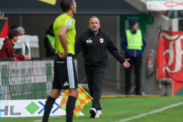 Manuel Baum (FC Augsburg, Chef-Trainer), GER, FC Augsburg vs. FC Bayern Muenchen, Fussball, Bundesliga, 5. Spieltag, Saison 2026 2027, 10.10.2026, DFL DFB REGULATIONS PROHIBIT ANY USE OF PHOTOGRAPHS as IMAGE SEQUENCES and or QUASI-VIDEO, GER, FC Augsburg vs. FC Bayern Muenchen, Fussball, Bundesliga, 5. Spieltag, Saison 2026 2027, 10.10.2026 Augsburg Copyright: xEibner-Pressefoto JennixMaulx EP_JML