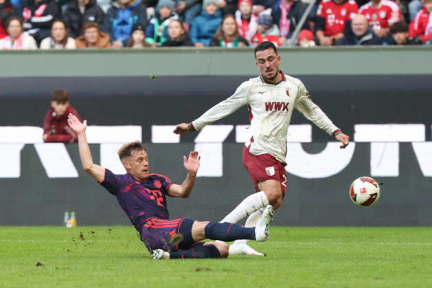 Zweikampf, Arijon Ibrahimovic (FC Augsburg, 21) mit Joshua Kimmich (FC Bayern Muenchen, 06), GER, FC Augsburg vs. FC Bayern Muenchen, Fussball, Bundesliga, 5. Spieltag, Saison 2026 2027, 10.10.2026, DFL DFB REGULATIONS PROHIBIT ANY USE OF PHOTOGRAPHS as IMAGE SEQUENCES and or QUASI-VIDEO, GER, FC Augsburg vs. FC Bayern Muenchen, Fussball, Bundesliga, 5. Spieltag, Saison 2026 2027, 10.10.2026 Augsburg Copyright: xEibner-Pressefoto JennixMaulx EP_JML