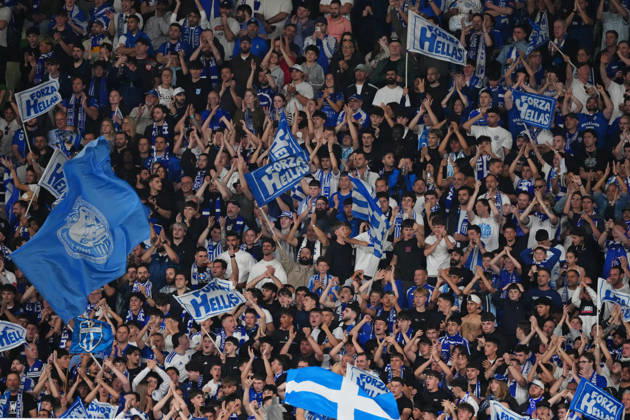 AUSTRALIA CUP SOUTH MELBOURNE VICTORY, South Melbourne FC supporters in the crowd during the Australia Cup final match between South Melbourne FC and Melbourne Victory FC at AAMI Park in Melbourne, Saturday, October 10, 2026. ( NO ARCHIVING, EDITORIAL USE ONLY MELBOURNE VICTORIA Australia Copyright: xSCOTTxBARBOURx 20261011172931524573