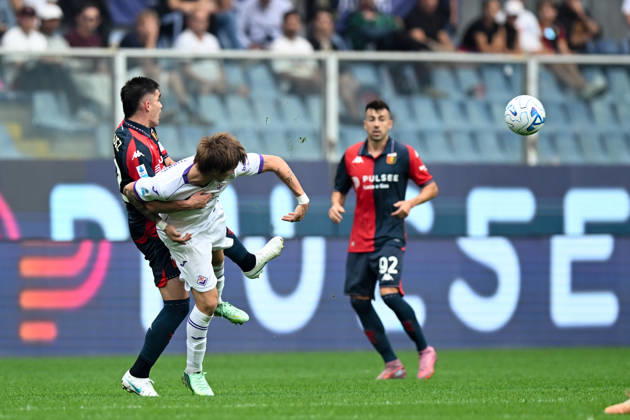 GenoaÕs Johan Vasquez fights for the ball during the Serie A soccer match between Genoa and Fiorentina at the Luigi Ferraris Stadium in Genoa, Italy - Saturday, October 10, 2026. - Soccer .  Copyright: xTanoxPecoraro LaPressex