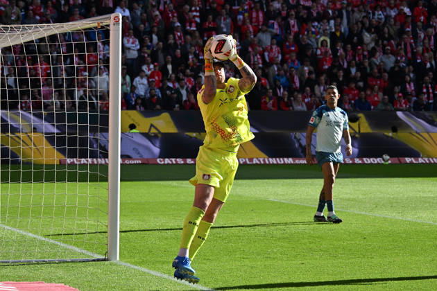 10.10.2026, xsltx, Fussball 1.Bundesliga, FSV Mainz 05 - Bayer 04 Leverkusen v.l. Mark Flekken (Bayer 04 Leverkusen) (DFL DFB REGULATIONS PROHIBIT ANY USE OF PHOTOGRAPHS as IMAGE SEQUENCES and or QUASI-VIDEO) Mainz
