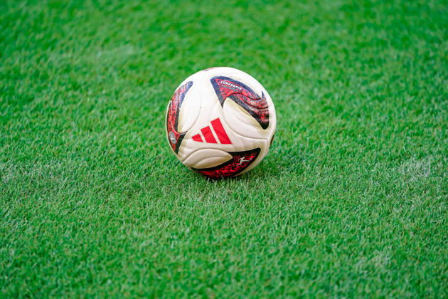 Deutschland: Fussball Saison 2026 2027 , 1. Bundesliga , 5. Spieltag , 1. FSV Mainz 05 vs. Bayer 04 Leverkusen - MEWA-Arena (Mainz) : Ball, Rasen, Spielball, Adidas Mainz MEWA-Arena Deutschland Germany Copyright: xBennetxLongx
