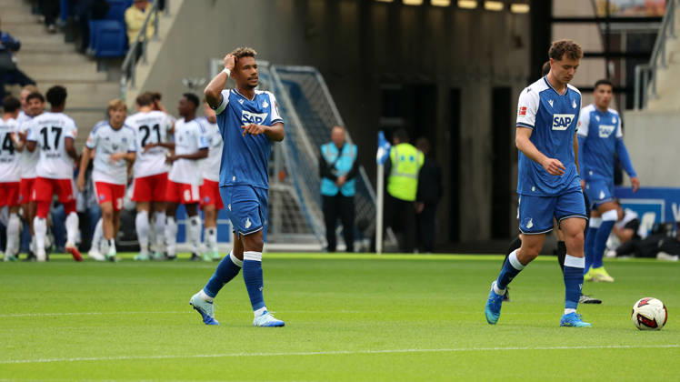 10.10.2026, xrekx, Fussball 1.Bundesliga, TSG 1899 Hoffenheim - Hamburger SV v.l. Torjubel nach dem Tor zum celebrating the goal celebrate 0:1 durch Yussuf Poulsen (Hamburger SV) BambasÃ ContÃ (TSG 1899 Hoffenheim) Fisnik Asllani (TSG 1899 Hoffenheim) enttaeuscht, enttäuscht, schaut enttaeuscht, niedergeschlagen, disappointed (DFL DFB REGULATIONS PROHIBIT ANY USE OF PHOTOGRAPHS as IMAGE SEQUENCES and or QUASI-VIDEO) Sinsheim