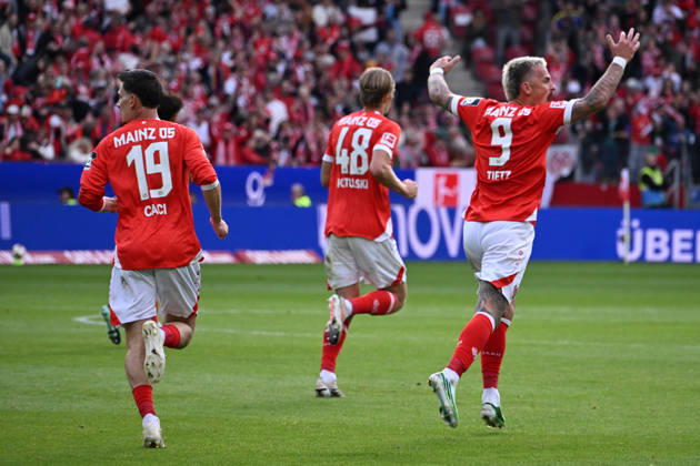 10.10.2026, xsltx, Fussball 1.Bundesliga, FSV Mainz 05 - Bayer 04 Leverkusen v.l. Torjubel nach dem Tor zum celebrating the goal celebrate 1:2 durch Anthony Caci (FSV Mainz 05) (DFL DFB REGULATIONS PROHIBIT ANY USE OF PHOTOGRAPHS as IMAGE SEQUENCES and or QUASI-VIDEO) Mainz