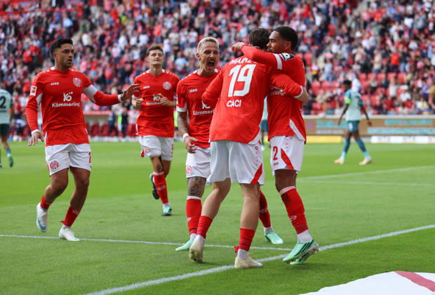 10.10.2026, Fussball Bundesliga, 1. FSV Mainz 05 - Bayer 04 Leverkusen, v.l., Torjubel zum 2:2 durch Anthony Caci (FSV Mainz 05), Goal celebration, celebrate the goal DFL DFB REGULATIONS PROHIBIT ANY USE OF PHOTOGRAPHS AS IMAGE SEQUENCES AND OR QUASI-VIDEO. xdcx Copyright: HMBxMedia Claus