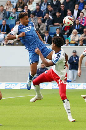 10.10.2026, xrekx, Fussball 1.Bundesliga, TSG 1899 Hoffenheim - Hamburger SV v.l. BambasÃ ContÃ (TSG 1899 Hoffenheim) Warmed Omari (Hamburger SV) Zweikampf, Aktion, action, battle for the ball (DFL DFB REGULATIONS PROHIBIT ANY USE OF PHOTOGRAPHS as IMAGE SEQUENCES and or QUASI-VIDEO) Sinsheim