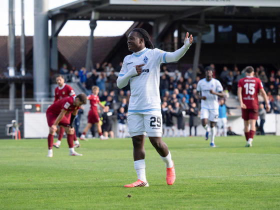 TOR zum 1:3 durch Nolan Muteba N Tumba (SV Waldhof Mannheim, 29) Torjubel, Jubel Freude Emotion Teamjubel Gestik Geste GER, Fussball, SG Sonnenhof Grossaspach vs. SV Waldhof Mannheim, 3. Liga, 8. Spieltag, Aspach, Saison 2026 2027, 10.10.2026 GER, Fussball, SG Sonnenhof Grossaspach vs. SV Waldhof Mannheim, 3. Liga, 8. Spieltag, Aspach, Saison 2026 2027, 10.10.2026 Aspach Copyright: xCarstenxSchweringx EP_CSG