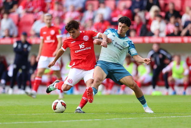 10.10.2026, Fussball Bundesliga, 1. FSV Mainz 05 - Bayer 04 Leverkusen, v.l., Kaishu Sano (FSV Mainz 05), Ibrahim Maza (Bayer 04 Leverkusen) DFL DFB REGULATIONS PROHIBIT ANY USE OF PHOTOGRAPHS AS IMAGE SEQUENCES AND OR QUASI-VIDEO. xdcx Copyright: HMBxMedia Claus