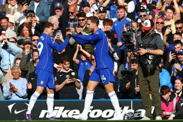 Premier League: Chelsea v AFC Bournemouth LONDON, UK - 10th Oct 2026: Jordan Henderson of Chelsea celebrates scoring his side s first goal with team mate Pep Chavarria during the Premier League match between Chelsea FC and AFC Bournemouth at Stamford Bridge London Stamford Bridge England United Kingdom Copyright: xCraigxMercerx xPeakxActionxPhotosx