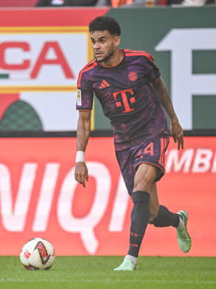 Luis Diaz (FC Bayern Muenchen) in Aktion, am Ball, Einzelaktion waehrend des spiels der 1. Bundesliga zwischen FC Augsburg und FC Bayern Muenchen, WWK Arena am 10. October 2026 in Augsburg, Deutschland. (Foto von Harry Langer DeFodi Images) +++ Luis Diaz (FC Bayern Muenchen) controls the Ball during the Bundesliga match between FC Augsburg and FC Bayern Muenchen at WWK Arena on October 10, 2026 in Augsburg, Germany. (Photo by Harry Langer DeFodi Images) DFB DFL REGULATIONS PROHIBIT ANY USE OF PHOTOGRAPHS AS IMAGE SEQUENCES AND OR QUASI-VIDEO. (Photo by Harry Langer DeFodi Images) DFB DFL REGULATIONS PROHIBIT ANY USE OF PHOTOGRAPHS AS IMAGE SEQUENCES AND OR QUASI-VIDEO. -