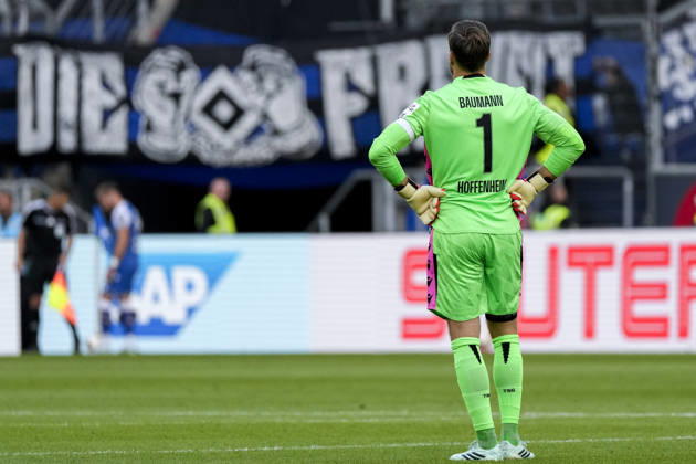 Oliver Baumann (Torwart, Hoffenheim, 1, Kapitän), Freisteller, Ganzkörper, Einzelbild, Einzelfoto, Aktion, Action, Spieler der TSG 1899 Hoffenheim, enttäuscht schauend, Enttäuschung, Frustration, disappointed, pessimistisch, 10.10.2026, Sinsheim (Deutschland), Fussball, Bundesliga, TSG 1899 Hoffenheim - Hamburger SV, DFB DFL REGULATIONS PROHIBIT ANY USE OF PHOTOGRAPHS AS IMAGE SEQUENCES AND OR QUASI-VIDEO.