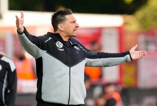 Vincent Wagner (SV Elversberg, Cheftrainer) reagiert. GER, 1.FC Union Berlin vs SV Elversberg, 1. Bundesliga, 5. Spieltag, Saison 2026-27, Stadion An der Alten Foersterei, Berlin, 10.10.2026 DFL REGULATIONS PROHIBIT ANY USE OF PHOTOGRAPHS AS IMAGE SEQUENCES AND OR QUASI-VIDEO 1.FC Union Berlin vs SV Elversberg, 1. Bundesliga, 5. Spieltag, Saison 2026-27, 10.10.2026 Berlin Copyright: xEibner-Pressefoto ScottxColemanx EP_SCN