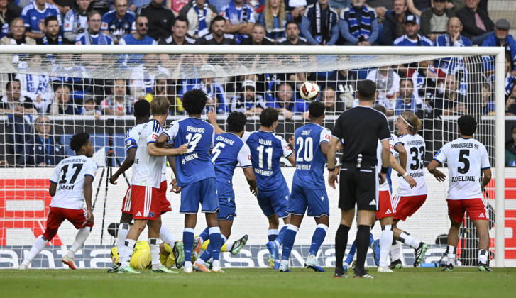 TOR zum 1:1 Fisnik Asllani TSG 1899 Hoffenheim (11) Torschuss Aktion Torchance TSG 1899 Hoffenheim vs Hamburger SV HSV 10.10.2026 DFL REGULATIONS PROHIBIT ANY USE OF PHOTOGRAPHS AS IMAGE SEQUENCES AND OR QUASI-VIDEO TSG 1899 Hoffenheim vs Hamburger SV HSV