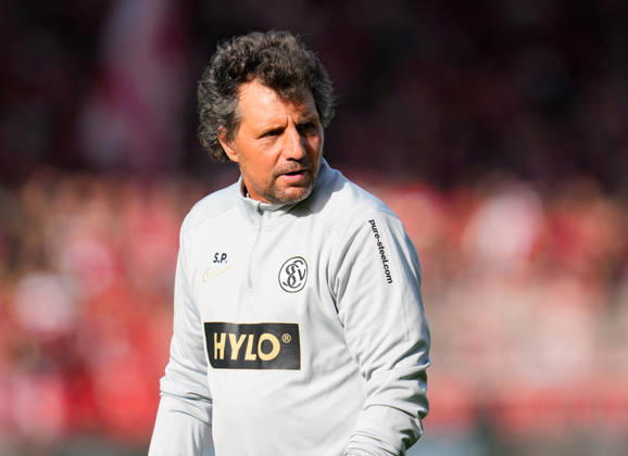 Sascha Purket (SV Elversberg, Torwart-Trainer) vor dem Spiel. GER, 1.FC Union Berlin vs SV Elversberg, 1. Bundesliga, 5. Spieltag, Saison 2026-27, Stadion An der Alten Foersterei, Berlin, 10.10.2026 DFL REGULATIONS PROHIBIT ANY USE OF PHOTOGRAPHS AS IMAGE SEQUENCES AND OR QUASI-VIDEO 1.FC Union Berlin vs SV Elversberg, 1. Bundesliga, 5. Spieltag, Saison 2026-27, 10.10.2026 Berlin Copyright: xEibner-Pressefoto ScottxColemanx EP_SCN
