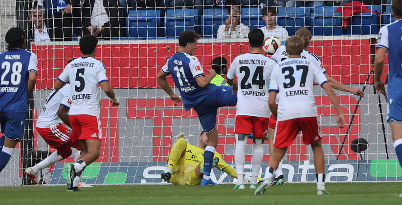 Sinsheim , Fußball Bundesliga TSG 1899 Hoffenheim vs. Hamburger SV , Tor zum 1 : 1 , mitte: Torschütze Fisnik Asllani ( Hoff )