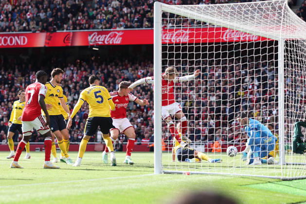 Arsenal v Leeds United 10 October 2026, London - Premier League Football - Arsenal v Leeds United - Martin Odegaard of Arsenal shoots straight into the hands of Leeds United goalkeeper James Trafford - Photo: Charlotte Wilson Offside. London UK Copyright: xCharlottexWilsonx xOffsidexOffside