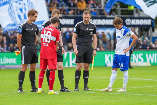 Deutschland: Fussball, 3. Liga, 8. Spieltag, Hänsch-Arena, Meppen, Emsland, Niedersachsen, SV Meppen vs. VfB Stuttgart U21, U 21 VfB Stuttgart II: Platzwahl Copyright: xMichelxWittex