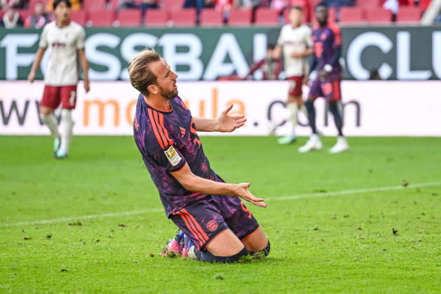 Harry Kane (FC Bayern Muenchen) gestikuliert, gestik waehrend des spiels der 1. Bundesliga zwischen FC Augsburg und FC Bayern Muenchen, WWK Arena am 10. October 2026 in Augsburg, Deutschland. (Foto von Harry Langer DeFodi Images) +++ Harry Kane (FC Bayern Muenchen) gestures during the Bundesliga match between FC Augsburg and FC Bayern Muenchen at WWK Arena on October 10, 2026 in Augsburg, Germany. (Photo by Harry Langer DeFodi Images) DFB DFL REGULATIONS PROHIBIT ANY USE OF PHOTOGRAPHS AS IMAGE SEQUENCES AND OR QUASI-VIDEO. (Photo by Harry Langer DeFodi Images) DFB DFL REGULATIONS PROHIBIT ANY USE OF PHOTOGRAPHS AS IMAGE SEQUENCES AND OR QUASI-VIDEO. -