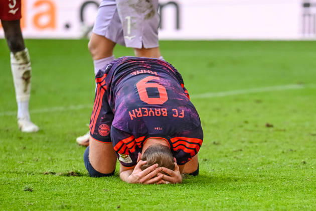 Harry Kane (FC Bayern Muenchen) gestikuliert, gestik waehrend des spiels der 1. Bundesliga zwischen FC Augsburg und FC Bayern Muenchen, WWK Arena am 10. October 2026 in Augsburg, Deutschland. (Foto von Harry Langer DeFodi Images) +++ Harry Kane (FC Bayern Muenchen) gestures during the Bundesliga match between FC Augsburg and FC Bayern Muenchen at WWK Arena on October 10, 2026 in Augsburg, Germany. (Photo by Harry Langer DeFodi Images) DFB DFL REGULATIONS PROHIBIT ANY USE OF PHOTOGRAPHS AS IMAGE SEQUENCES AND OR QUASI-VIDEO. (Photo by Harry Langer DeFodi Images) DFB DFL REGULATIONS PROHIBIT ANY USE OF PHOTOGRAPHS AS IMAGE SEQUENCES AND OR QUASI-VIDEO. -