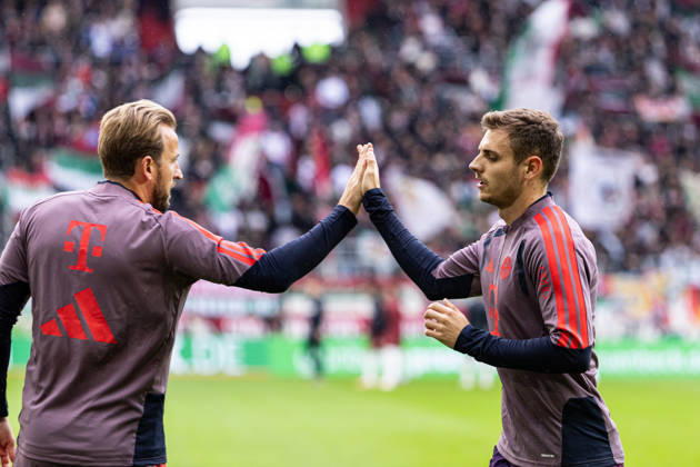 Deutschland: FC Augsburg vs FC Bayern München, 1. Bundesliga, 5. Spieltag, Saison 2026 27, WWK Arena (Augsburg): Harry Kane, (FC Bayern München, 9), Josip Stanisic, (FC Bayern München, 44) Augsburg WWK Arena Bayern Deutschland Copyright: xBenedictxChristx