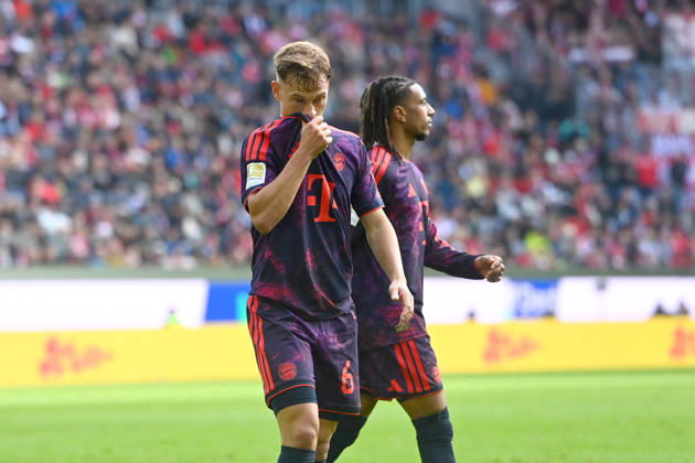 Joshua KIMMICH (Bayern Muenchen), Michael OLISE (Bayern Muenchen), Enttaeuschung,Frust,enttaeuscht, frustriert,niedergeschlagen, Fussball 1. Bundesliga Saison 2026 2027, 5.Spieltag, Spieltag05, FC Augsburg - FC Bayern Muenchen am 10.10.2026 , WWK A R E N A.