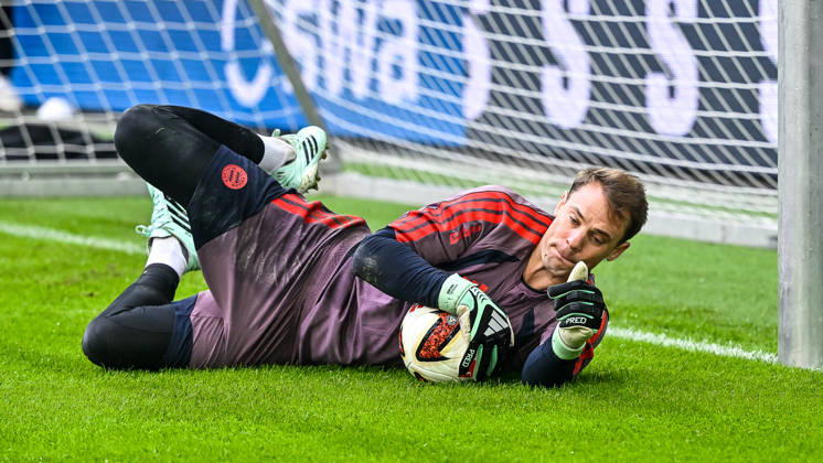 10.10.2026, GER, Fußball, Herren, 1. Bundesliga, 5. Spieltag, FC Augsburg vs FC Bayern München Manuel Neuer (Bayern Muenchen, 1) Augsburg WWK-Arena Bayern Deutschland Copyright: xNordphotox xHafnerx