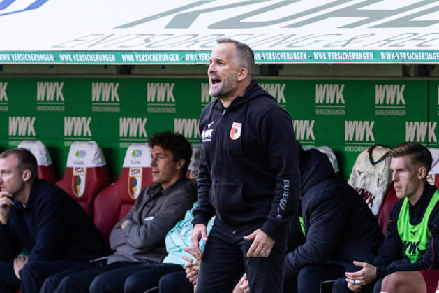 Deutschland: FC Augsburg vs FC Bayern München, 1. Bundesliga, 5. Spieltag, Saison 2026 27, WWK Arena (Augsburg): Manuel Baum, (Trainer, FC Augsburg), Emotionen Augsburg WWK Arena Bayern Deutschland Copyright: xBenedictxChristx