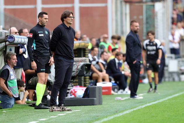 Foto IPP ACGE Genova 10 10 2026 Campionato Serie A 2025 2026 Genoa-Fiorentina nella foto: Paolo Vanoli Italy Photo Press World Copyright Genova italy Italia ITALY Copyright: xR4924_italyphotopressx
