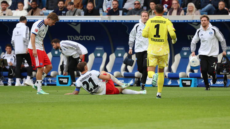 10.10.2026, xrekx, Fussball 1.Bundesliga, TSG 1899 Hoffenheim - Hamburger SV v.l. Nicolai Remberg (Hamburger SV) verletzt, Verletzung, Schmerz, Schmerzen, injured, injury, pain, pains (DFL DFB REGULATIONS PROHIBIT ANY USE OF PHOTOGRAPHS as IMAGE SEQUENCES and or QUASI-VIDEO) Sinsheim