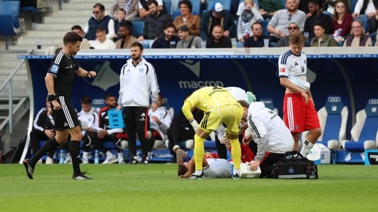 10.10.2026, xrekx, Fussball 1.Bundesliga, TSG 1899 Hoffenheim - Hamburger SV v.l. Nicolai Remberg (Hamburger SV) verletzt, Verletzung, Schmerz, Schmerzen, injured, injury, pain, pains (DFL DFB REGULATIONS PROHIBIT ANY USE OF PHOTOGRAPHS as IMAGE SEQUENCES and or QUASI-VIDEO) Sinsheim