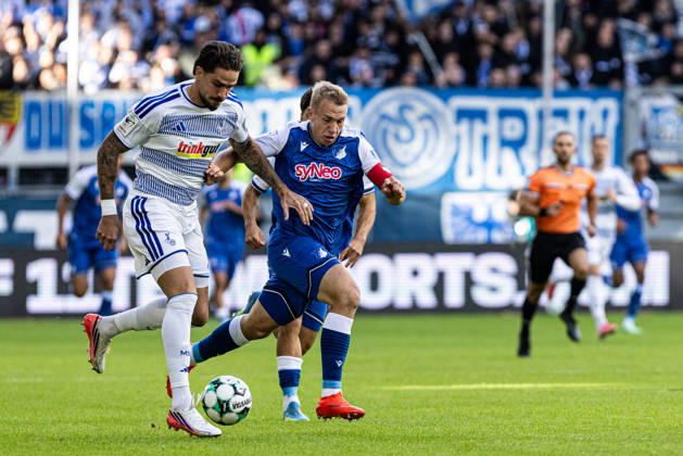 3.Liga: MSV Duisburg TSG Hoffenheim II; 10.10.2026 Lex Tyger Lobinger (MSV Duisburg, 9), Valentin Lässig (TSG Hoffenheim II, 6) 3.Liga 8.Spieltag: MSV Duisburg TSG Hoffenheim II; Schauinsland-Reisen-Arena, Duisburg, 10.10.2026 DFB regulations prohibit any use of photographs as image sequences and or quasi video. Copyright: xBEAUTIFULxSPORTS Buriakovx