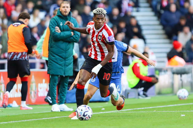 SUNDERLAND, ENGLAND, OCTOBER 10: Nilson Angulo of Sunderland AFC dribbles the ball during a Premier League 2026-27 match between Sunderland AFC and Brighton & Hove Albion at the Stadium of Light on October 10, 2026 in Sunderland, England. (Photo by Zach Forster Sports Press Photo) Copyright: xZachxForster SportsxPressxPhotox Sportspressphoto_SPR250838