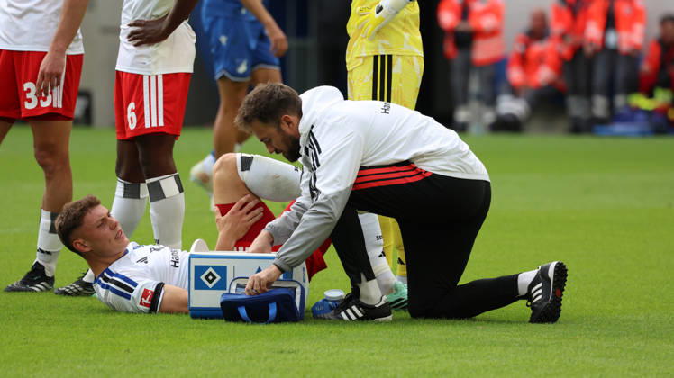 10.10.2026, xrekx, Fussball 1.Bundesliga, TSG 1899 Hoffenheim - Hamburger SV v.l. Nicolai Remberg (Hamburger SV) verletzt, Verletzung, Schmerz, Schmerzen, injured, injury, pain, pains (DFL DFB REGULATIONS PROHIBIT ANY USE OF PHOTOGRAPHS as IMAGE SEQUENCES and or QUASI-VIDEO) Sinsheim