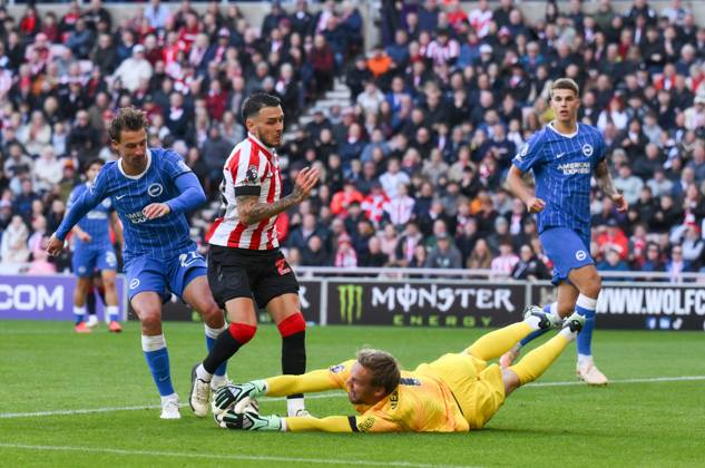 Bart Verbruggen goalkeeper for Brighton & Hove Albion gets to the ball ahead of Enzo Le Fee of Sunderland Sunderland v Brighton & Hove Albion, Premier League, Football, Stadium of Light, Sunderland, UK - 10 Oct 2026Sunderland Stadium of Light United Kingdom EDITORIAL USE ONLY No use with unauthorised audio, video, data, fixture lists, club league logos or live services. Online in-match use limited to 120 images, no video emulation. No use in betting, games or single club league player publications. Copyright: xRichardxLee Shutterstockx 17205894ah