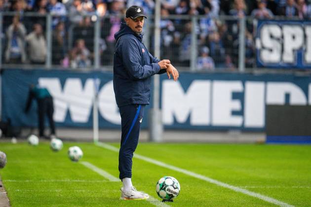 3.Liga MSV Duisburg - TSG Hoffenheim II ** NUR FÜR REDAKTIONELLE ZWECKE ** EDITORIAL USE ONLY **<p>Fußball 3.Liga MSV Duisburg - TSG Hoffenheim II am 10.10.26 in der Schauinsland-Reisen Arena in Duisburg Stefan Kleineheismann ( Trainer Hoffenheim 2) Duisburg Copyright: JakobxKlos
