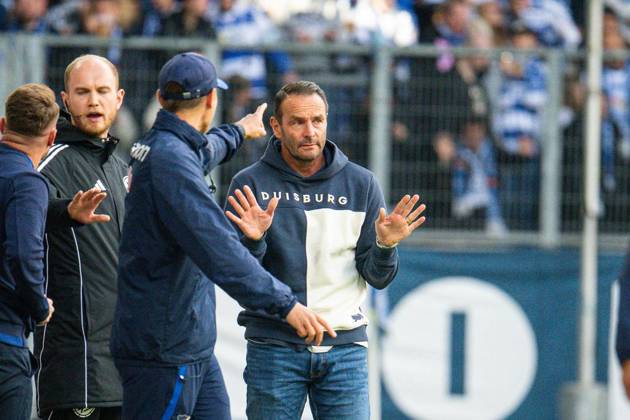 3.Liga MSV Duisburg - TSG Hoffenheim II ** NUR FÜR REDAKTIONELLE ZWECKE ** EDITORIAL USE ONLY **<p>Fußball 3.Liga MSV Duisburg - TSG Hoffenheim II am 10.10.26 in der Schauinsland-Reisen Arena in Duisburg Dietmar Hirsch ( Trainer Cheftrainer Duisburg ) Duisburg Copyright: JakobxKlos