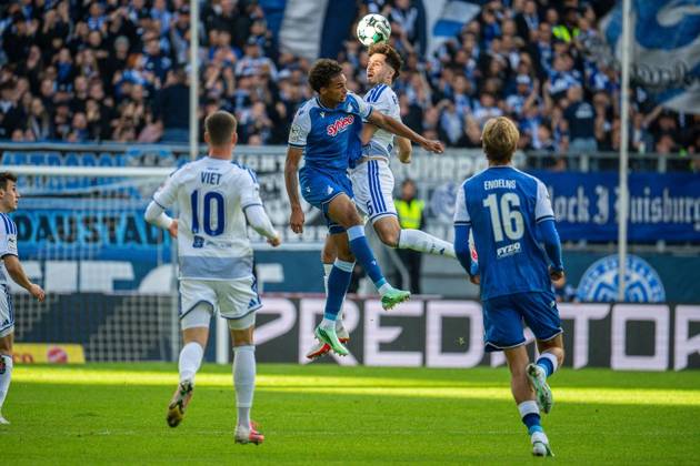 3.Liga MSV Duisburg - TSG Hoffenheim II ** NUR FÜR REDAKTIONELLE ZWECKE ** EDITORIAL USE ONLY **<p>Fußball 3.Liga MSV Duisburg - TSG Hoffenheim II am 10.10.26 in der Schauinsland-Reisen Arena in Duisburg Tobias Fleckstein( Duisburg ) Duisburg Copyright: JakobxKlos
