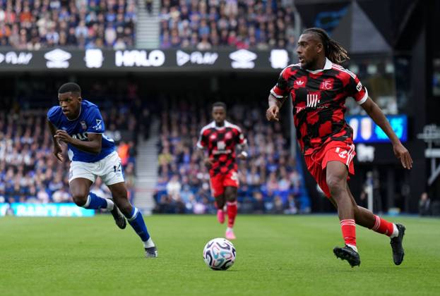 Alex Iwobi of Fulham Ipswich Town v Fulham, Premier League, Football, Portman Road, Ipswich, UK - 10 Oct 2026Ipswich Portman Road United Kingdom EDITORIAL USE ONLY No use with unauthorised audio, video, data, fixture lists, club league logos or live services. Online in-match use limited to 120 images, no video emulation. No use in betting, games or single club league player publications. Copyright: xJoexToth Shutterstockx 17206181bp