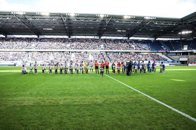 Fussball, 3.Liga Saison 2026 2027 8.Spieltag MSV Duisburg - TSG 1899 Hoffenheim II 10.10.2026, schauinsland-reisen-arena Die Teams vor dem Spiel nach dem Einlaufen Duisburg schauinsland-reisen-arena Nordrhein-Westfalen Deutschland