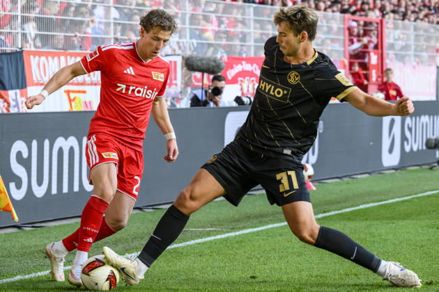 im Bild v.l.: Tim Skarke (Union Berlin, 21), Maximilian Rohr (SV Elversberg, 31), Zweikampf, Action, Kampf, kaempft um den Ball, GER, Berlin, Fussball, 1. FC Union Berlin vs SV Elversberg, in der Alten Försterei, 10.10.2026, DFB DFL REGULATIONS PROHIBIT ANY USE OF PHOTOGRAPHS AS IMAGE SEQUENCES AND OR QUASI-VIDEO, Copyright: HMBxMedia UwexKoch