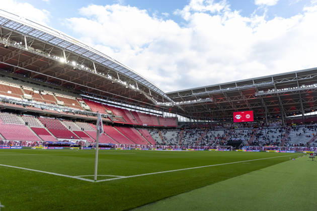 GER, Leipzig, Fussball, Bundesliga, 5. Spieltag, RB Leipzig vs. Eintracht Frankfurt im Bild v.l.: leere Red Bull Arena, bereit fuer das Topspiel , Fans kommen langsam in das Stadion 10.10.2026, Red-Bull Arena Leipzig DFL DFB REGULATIONS PROHIBIT ANY USE OF PHOTOGRAPHS AS IMAGE SEQUENCES AND OR QUASI-VIDEO, Leipzig Red-Bull Arena Sachsen Germany Copyright: xPaulxFritzx