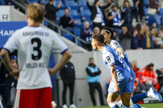 Torjubel TSG Hoffenheim beim 2:1 durch Bambase Conte (TSG Hoffenheim, 20), Freude, Begeisterung, positive Emotionen, Torerfolg , Deutschland, Fussball, 1. Bundesliga, 5.Spieltag, 2026 2027, TSG Hoffenheim vs. Hamburger SV, 10.10.2026, Sinsheim SNP Arena Deutschland Copyright: xGrantxHubbsx