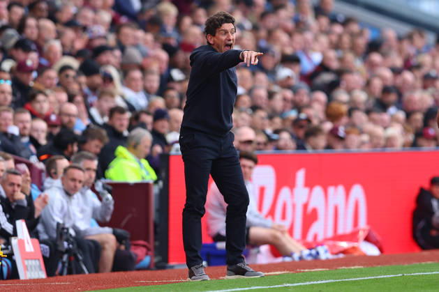Aston Villa v Brentford, Premier League Brentford FC manager Keith Andrews gestures during the Aston Villa v Brentford Premier League match at Villa Park, Birmingham, England on 10 October 2026 Credit: Ryan Crockett Every Second Media Editorial use only. All images are copyright Every Second Media Limited. No images may be reproduced without prior permission. All rights reserved. Premier League and Football League images are subject to licensing agreements with Football DataCo Limited. see https: www.football-dataco.com Copyright: xIMAGO EveryxSecondxMediax ESM-2212-0065 RyanxCrockettx xEveryxSecondxMediax