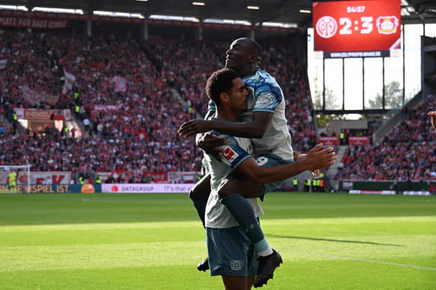 10.10.2026, xsltx, Fussball 1.Bundesliga, FSV Mainz 05 - Bayer 04 Leverkusen v.l. Torjubel nach dem Tor zum celebrating the goal celebrate 2:3 durch Jarell Quansah (Bayer 04 Leverkusen) (DFL DFB REGULATIONS PROHIBIT ANY USE OF PHOTOGRAPHS as IMAGE SEQUENCES and or QUASI-VIDEO) Mainz