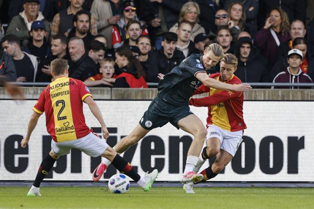 DEVENTER - Alfons Sampsted of Go Ahead Eagles, Milan Zonneveld of Sparta Rotterdam, Giovanni van Zwam of Go Ahead Eagles (lr) during the Dutch Eredivisie match between Go Ahead Eagles and Sparta Rotterdam at De Adelaarshorst on 10 October 2026 in Deventer, the Netherlands. BART STOUTJESDIJK ANP Eredivisie 2026 27 xVIxANPxSportx xxANPxIVx 572026740 originalFilename: 572026740.jpg