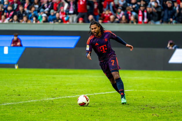 Serge Gnabry (7 Bayern) in Aktion beim Bundesligaspiel FC Augsburg - FC Bayern München am 10.10.2026.