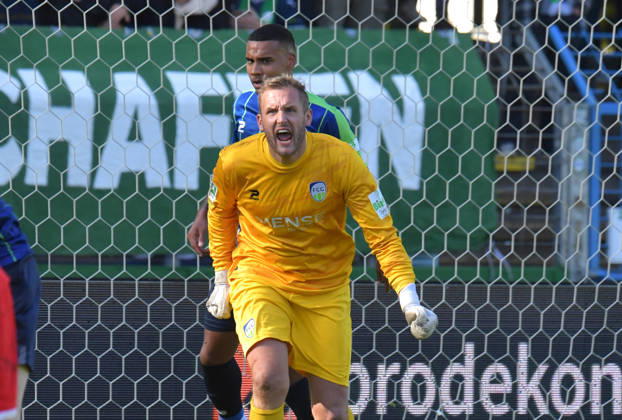 10.10.2026, GER, Fussball, Regionalliga West, Saison 2026 2027, 12. Spieltag, Ohlendorf Stadion im Heidewald, Gütersloh FC Gütersloh - SF Siegen 0 : 5 Jarno Peters (FC Gütersloh), Aktion, Einzelbild, Quer, Mimik, Gestik, Torwart, Torhüter, Keeper,
